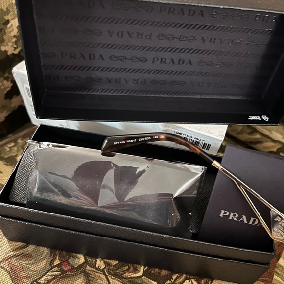 Prada sunglasses - Picture 5 of 13